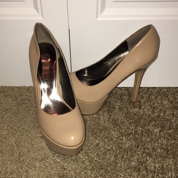 Nude Carlos Santana Heels - Picture 1 of 8
